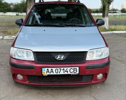 Красный Хендай Матрикс, объемом двигателя 1.8 л и пробегом 300 тыс. км за 2950 $, фото 1 на Automoto.ua
