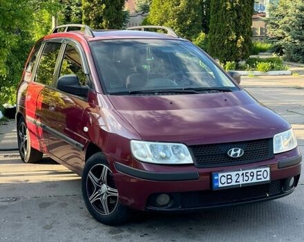 Красный Хендай Матрикс, объемом двигателя 1.6 л и пробегом 270 тыс. км за 4000 $, фото 1 на Automoto.ua