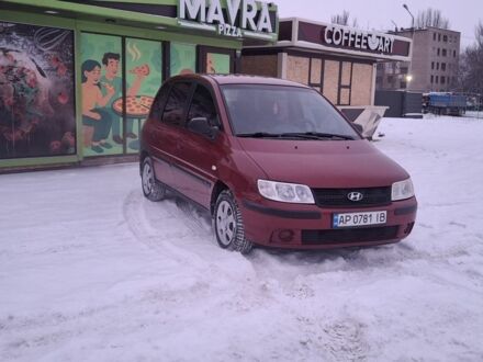 Красный Хендай Матрикс, объемом двигателя 1.6 л и пробегом 194 тыс. км за 3450 $, фото 1 на Automoto.ua