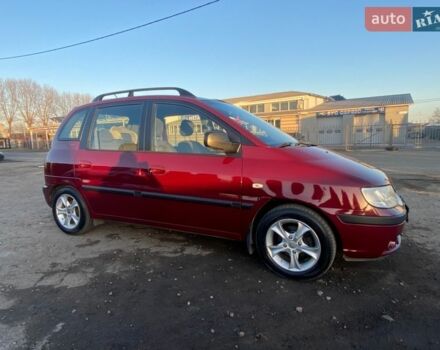 Красный Хендай Матрикс, объемом двигателя 1.8 л и пробегом 270 тыс. км за 4600 $, фото 1 на Automoto.ua