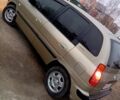 Желтый Хендай Матрикс, объемом двигателя 1.6 л и пробегом 200 тыс. км за 3400 $, фото 1 на Automoto.ua