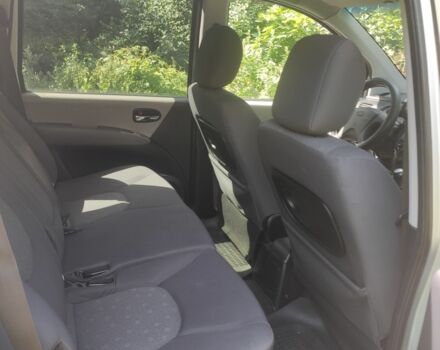 Серый Хендай Матрикс, объемом двигателя 1.5 л и пробегом 213 тыс. км за 4999 $, фото 10 на Automoto.ua