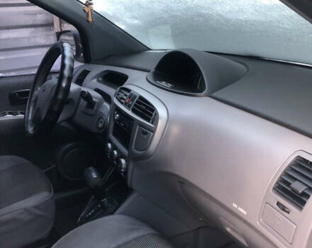 Серый Хендай Матрикс, объемом двигателя 0 л и пробегом 235 тыс. км за 2100 $, фото 3 на Automoto.ua