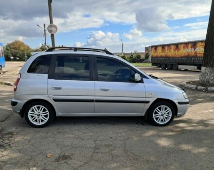 Серый Хендай Матрикс, объемом двигателя 1.8 л и пробегом 250 тыс. км за 3600 $, фото 1 на Automoto.ua