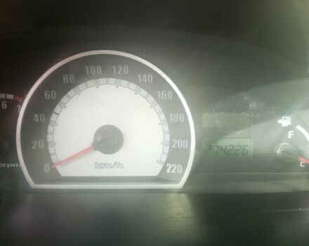 Серый Хендай Матрикс, объемом двигателя 1.6 л и пробегом 275 тыс. км за 4499 $, фото 2 на Automoto.ua