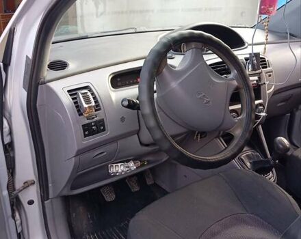 Серый Хендай Матрикс, объемом двигателя 1.6 л и пробегом 150 тыс. км за 3000 $, фото 12 на Automoto.ua