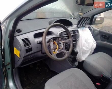 Сірий Хендай Матрікс, об'ємом двигуна 1.6 л та пробігом 126 тис. км за 2500 $, фото 17 на Automoto.ua