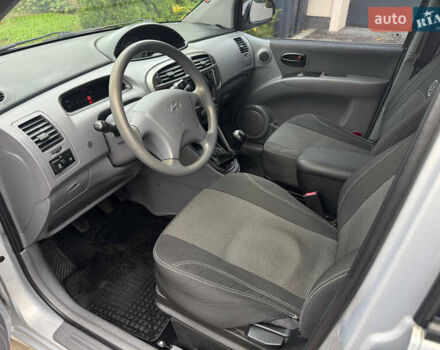 Серый Хендай Матрикс, объемом двигателя 1.6 л и пробегом 229 тыс. км за 3800 $, фото 15 на Automoto.ua