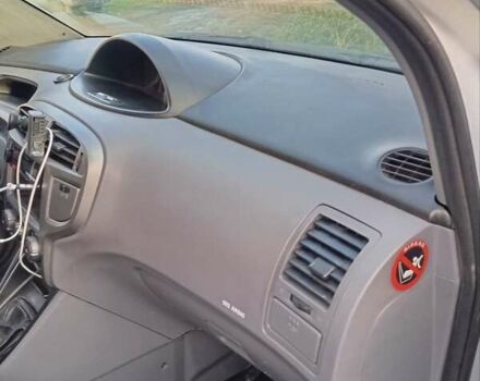 Серый Хендай Матрикс, объемом двигателя 1.6 л и пробегом 150 тыс. км за 3000 $, фото 8 на Automoto.ua