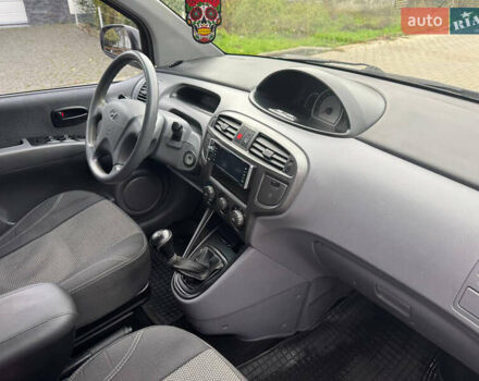 Серый Хендай Матрикс, объемом двигателя 1.6 л и пробегом 229 тыс. км за 3800 $, фото 24 на Automoto.ua