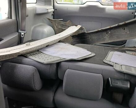 Сірий Хендай Матрікс, об'ємом двигуна 1.6 л та пробігом 245 тис. км за 1300 $, фото 9 на Automoto.ua