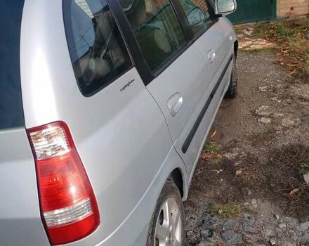 Сірий Хендай Матрікс, об'ємом двигуна 1.6 л та пробігом 182 тис. км за 3500 $, фото 5 на Automoto.ua