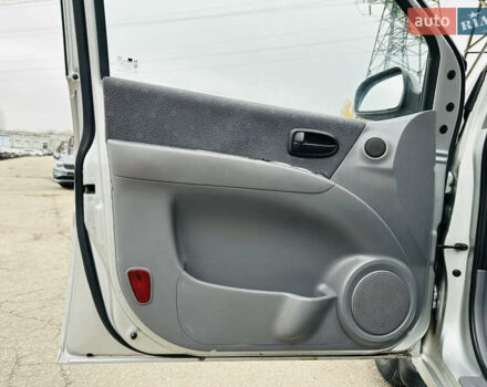 Сірий Хендай Матрікс, об'ємом двигуна 1.6 л та пробігом 220 тис. км за 4300 $, фото 14 на Automoto.ua