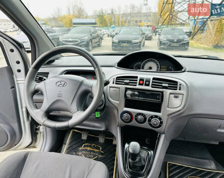 Сірий Хендай Матрікс, об'ємом двигуна 1.6 л та пробігом 220 тис. км за 4300 $, фото 19 на Automoto.ua