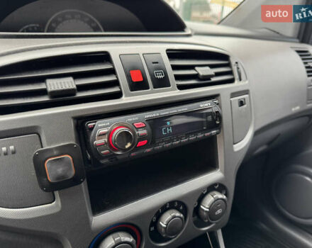 Сірий Хендай Матрікс, об'ємом двигуна 1.6 л та пробігом 147 тис. км за 4800 $, фото 42 на Automoto.ua