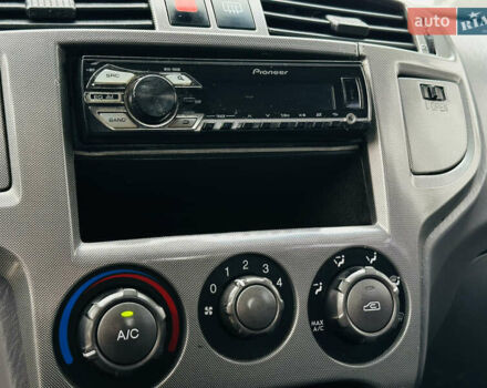 Сірий Хендай Матрікс, об'ємом двигуна 1.6 л та пробігом 220 тис. км за 4300 $, фото 27 на Automoto.ua