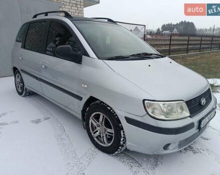 Серый Хендай Матрикс, объемом двигателя 1.6 л и пробегом 400 тыс. км за 2900 $, фото 3 на Automoto.ua