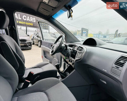 Сірий Хендай Матрікс, об'ємом двигуна 1.6 л та пробігом 220 тис. км за 4300 $, фото 21 на Automoto.ua