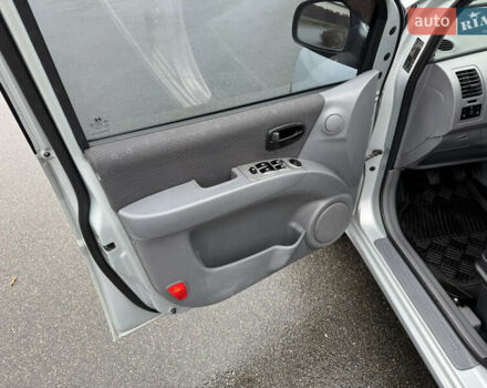 Сірий Хендай Матрікс, об'ємом двигуна 1.6 л та пробігом 147 тис. км за 4800 $, фото 35 на Automoto.ua