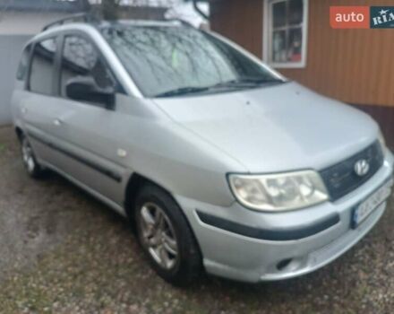 Серый Хендай Матрикс, объемом двигателя 1.6 л и пробегом 400 тыс. км за 2700 $, фото 2 на Automoto.ua