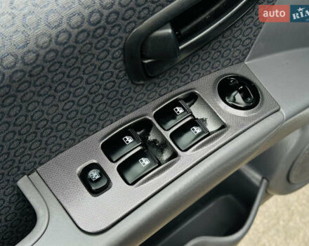 Сірий Хендай Матрікс, об'ємом двигуна 1.6 л та пробігом 220 тис. км за 4300 $, фото 24 на Automoto.ua