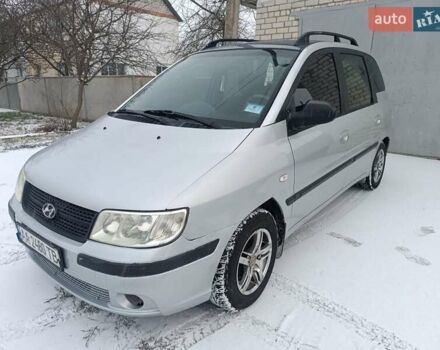 Серый Хендай Матрикс, объемом двигателя 1.6 л и пробегом 400 тыс. км за 2900 $, фото 2 на Automoto.ua