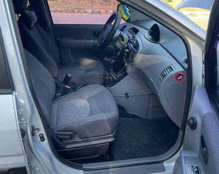 Серый Хендай Матрикс, объемом двигателя 1.6 л и пробегом 224 тыс. км за 4350 $, фото 9 на Automoto.ua