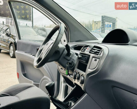 Сірий Хендай Матрікс, об'ємом двигуна 1.6 л та пробігом 220 тис. км за 4300 $, фото 22 на Automoto.ua