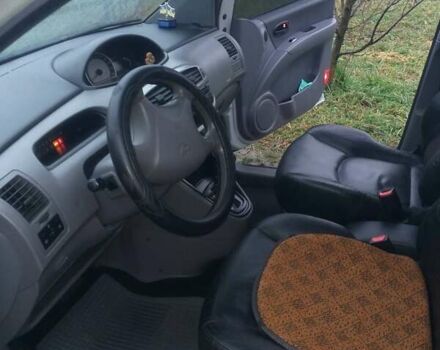 Серый Хендай Матрикс, объемом двигателя 1.8 л и пробегом 177 тыс. км за 5700 $, фото 7 на Automoto.ua