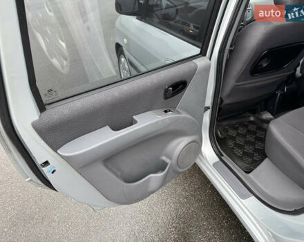 Сірий Хендай Матрікс, об'ємом двигуна 1.6 л та пробігом 147 тис. км за 4800 $, фото 39 на Automoto.ua