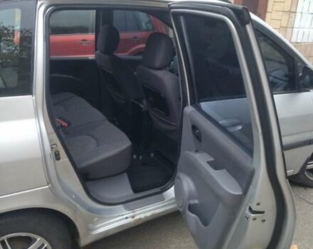 Сірий Хендай Матрікс, об'ємом двигуна 1.6 л та пробігом 393 тис. км за 2999 $, фото 13 на Automoto.ua