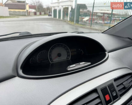 Сірий Хендай Матрікс, об'ємом двигуна 1.6 л та пробігом 147 тис. км за 4800 $, фото 41 на Automoto.ua