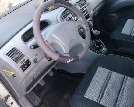 Сірий Хендай Матрікс, об'ємом двигуна 1.6 л та пробігом 182 тис. км за 3600 $, фото 10 на Automoto.ua