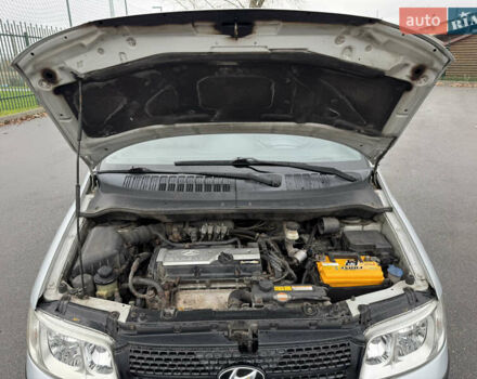 Сірий Хендай Матрікс, об'ємом двигуна 1.6 л та пробігом 147 тис. км за 4800 $, фото 49 на Automoto.ua