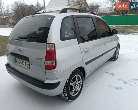 Серый Хендай Матрикс, объемом двигателя 1.6 л и пробегом 400 тыс. км за 2900 $, фото 5 на Automoto.ua