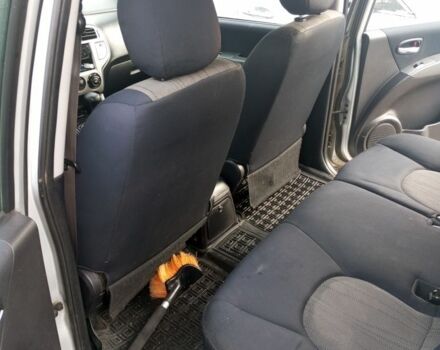 Серый Хендай Матрикс, объемом двигателя 1.6 л и пробегом 205 тыс. км за 2178 $, фото 4 на Automoto.ua