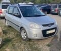 Сірий Хендай Матрікс, об'ємом двигуна 1.6 л та пробігом 143 тис. км за 5700 $, фото 3 на Automoto.ua