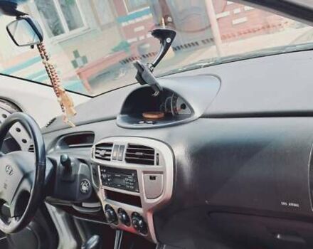 Серый Хендай Матрикс, объемом двигателя 1.6 л и пробегом 225 тыс. км за 4900 $, фото 14 на Automoto.ua