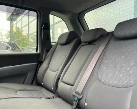 Серый Хендай Матрикс, объемом двигателя 1.6 л и пробегом 167 тыс. км за 4700 $, фото 17 на Automoto.ua