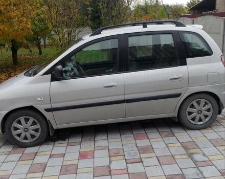 Серый Хендай Матрикс, объемом двигателя 1.6 л и пробегом 250 тыс. км за 4600 $, фото 1 на Automoto.ua