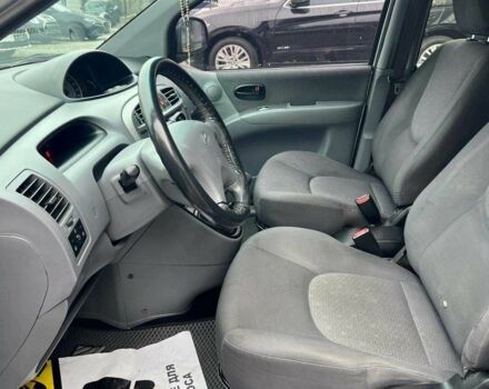 Серый Хендай Матрикс, объемом двигателя 1.6 л и пробегом 167 тыс. км за 4700 $, фото 8 на Automoto.ua