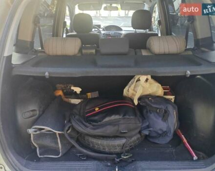 Серый Хендай Матрикс, объемом двигателя 1.6 л и пробегом 302 тыс. км за 4500 $, фото 15 на Automoto.ua