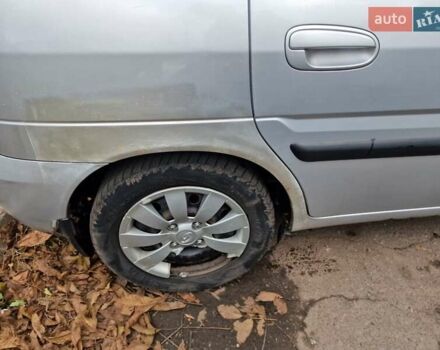 Серый Хендай Матрикс, объемом двигателя 1.6 л и пробегом 277 тыс. км за 5500 $, фото 9 на Automoto.ua