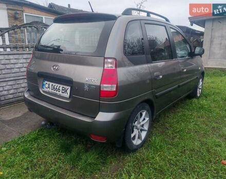 Серый Хендай Матрикс, объемом двигателя 1.49 л и пробегом 188 тыс. км за 5300 $, фото 3 на Automoto.ua