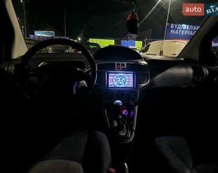 Серый Хендай Матрикс, объемом двигателя 1.6 л и пробегом 277 тыс. км за 5500 $, фото 20 на Automoto.ua