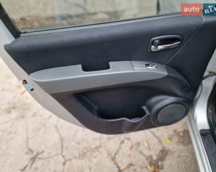 Серый Хендай Матрикс, объемом двигателя 1.6 л и пробегом 277 тыс. км за 5500 $, фото 12 на Automoto.ua