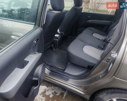 Серый Хендай Матрикс, объемом двигателя 1.49 л и пробегом 188 тыс. км за 5300 $, фото 7 на Automoto.ua