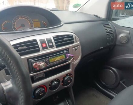 Сірий Хендай Матрікс, об'ємом двигуна 1.6 л та пробігом 221 тис. км за 5500 $, фото 3 на Automoto.ua