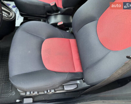 Серый Хендай Матрикс, объемом двигателя 1.6 л и пробегом 270 тыс. км за 6250 $, фото 19 на Automoto.ua