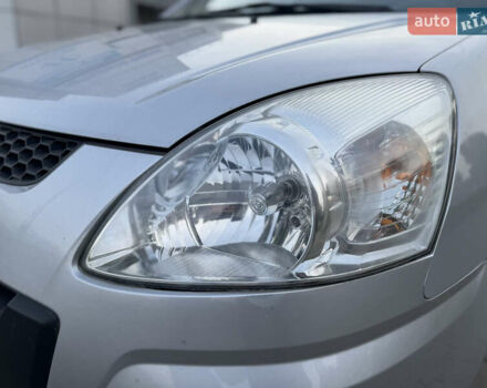 Серый Хендай Матрикс, объемом двигателя 1.6 л и пробегом 270 тыс. км за 6250 $, фото 12 на Automoto.ua